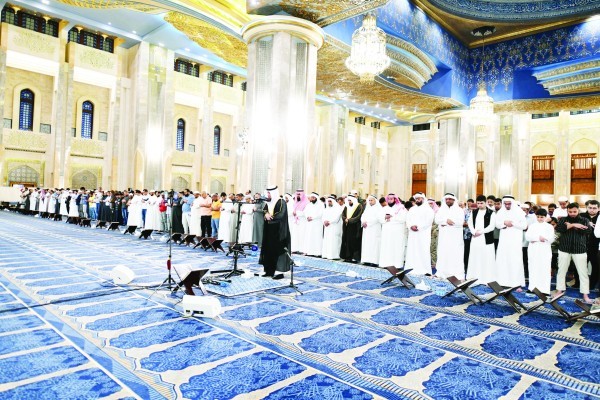 صلاة العيد الساعة 6:08 صباحًا بجميع المساجد التي تقام فيها صلاة الجمعة