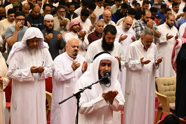 مساجد الكويت أحيت ليلة الـ28 من رمضان بالدعاء أن يحفظ الله البلاد