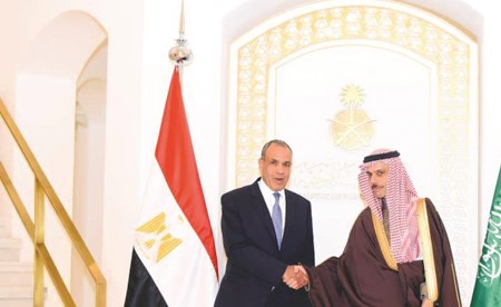 مباحثات مصرية ـ سعودية بالرياض لتنسيق الجهود العربية بشأن التطورات الإقليمية والتصعيد العسكري بالمنطقة