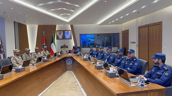 رئيس قوة الإطفاء العام يستقبل رئيس الأركان العامة للجيش الكويتي