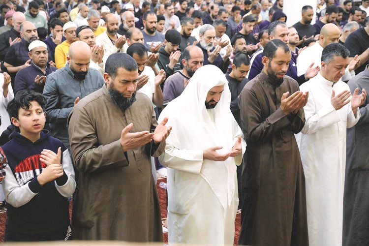 دعاء وتضرع إلى الله