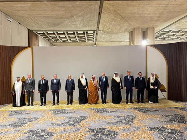 وزير الخارجية يشارك باجتماع الرياض لدول عربية وإسلامية لبحث أمن المنطقة وإيجاد حل لإنهاء الاعتداءات الايرانية