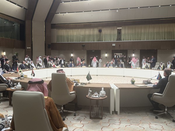 وزير الخارجية يشارك باجتماع الرياض لدول عربية وإسلامية لبحث أمن المنطقة وإيجاد حل لإنهاء الاعتداءات الايرانية