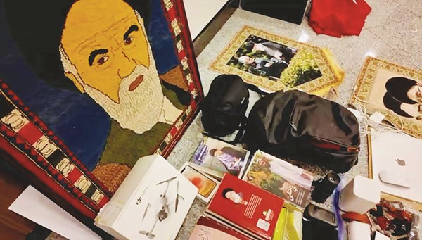 كمية من الأجهزة والكتب عثر عليها بمنازل أفراد الخلية الإرهابية