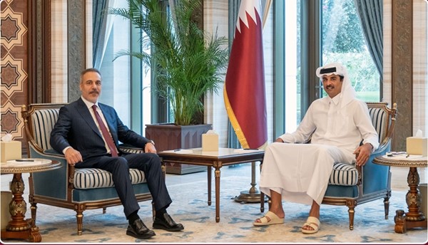 أمير قطر يبحث مع رئيس الوزراء البريطاني التطورات في المنطقة وتداعياتها على الأمن والاستقرار الإقليميين والدوليين
