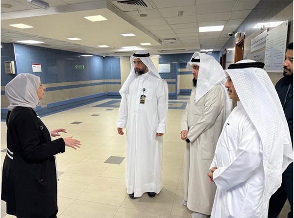 وزير الصحة تفقد مستشفيي الفروانية والجهراء: جاهزية المنظومة الصحية واستمرار تقديم الخدمات بكفاءة عالية