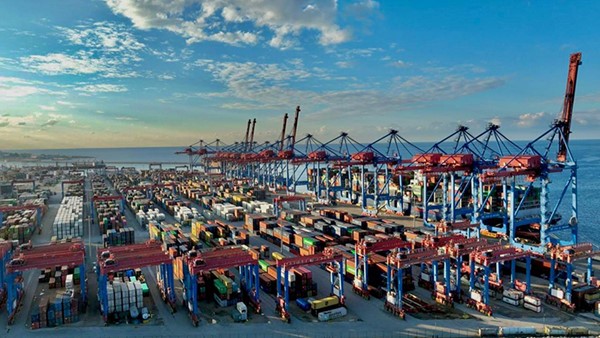 اقتصاد لبنان في الحرب.. فائض الخزينة لوقت قصير والاستدانة غير ممكنة