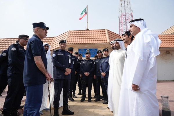 اليوسف: ضرورة مواصلة اليقظة ورفع درجة الاستعداد والتعامل بكل حزم مع أي محاولات تمس أمن البلاد أو تستهدف الإخلال بالنظام العام