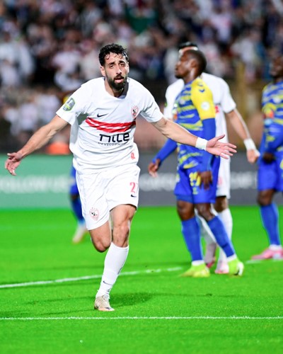 عدي الدباغ وفرحة تسجيل الهدف الثاني
للزمالك في أوتوهو الكونغولي