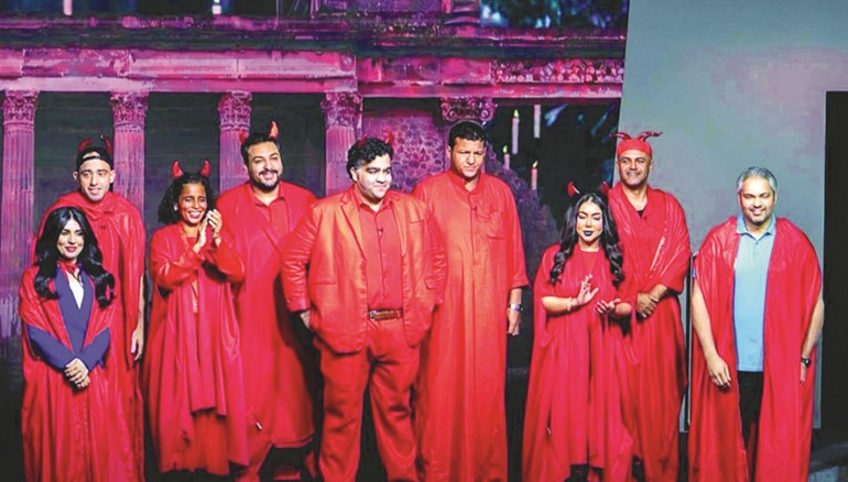 نجوم المسرح يعرضون أعمالهم السابقة على المنصات