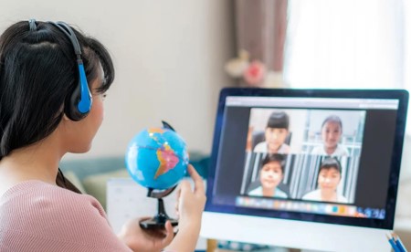 أولياء أمور لـ «الأنباء»: التعليم عن بُعد في زمن الحرب أنقذ مستقبل الطلاب
