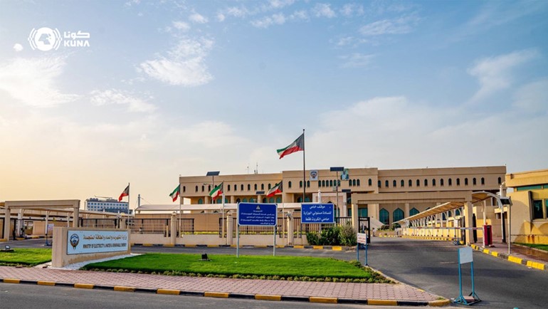 خروج 7 خطوط هوائية لنقل الطاقة الكهربائية عن الخدمة