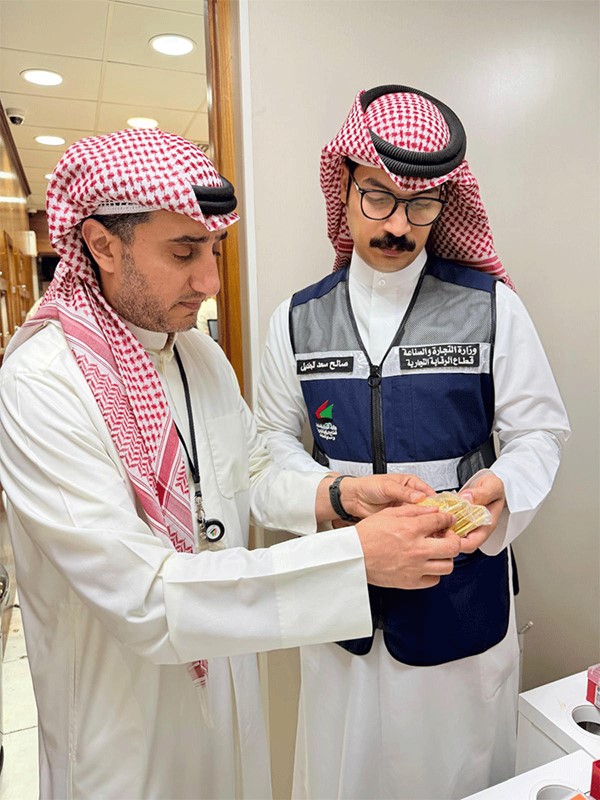 «التجارة» تضبط مخالفات في سوق الذهب بالعاصمة تتعلق بالامتناع عن البيع والبيع بغير السعر المعلن