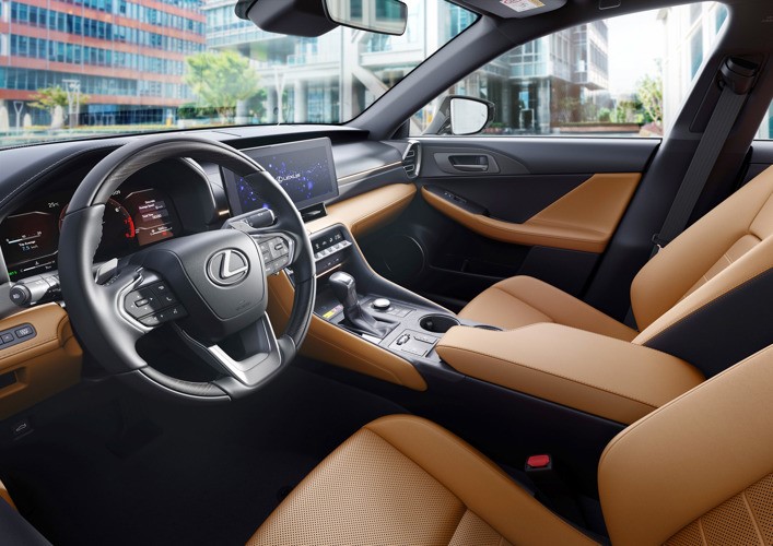  الساير و لكزس تكشفان عن IS350 الجديدة