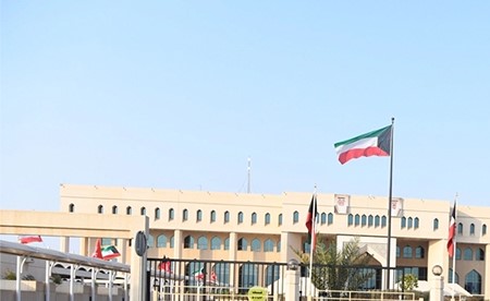 "الأشغال": تعرض البنية التحتية لميناء مبارك الكبير لهجوم مزدوج بطائرات مسيّرة وصواريخ جوالة معادية ..ولا إصابات بشرية
