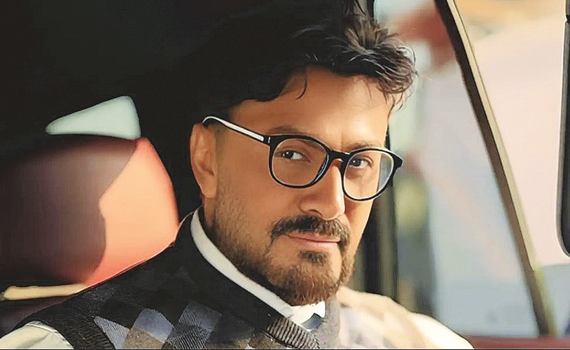 تامر حسني يبحث عن نص للعودة إلى الدراما