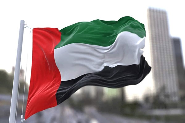 «الدفاع» الإماراتية: تعاملنا مع 16 صاروخاً باليستياً و 42 طائرة مسيرة قادمة من إيران