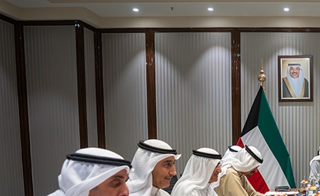 رئيس الوزراء ترأس اجتماعاً بشأن ملاحظات ومتطلبات مجموعة العمل المالي (FATF)