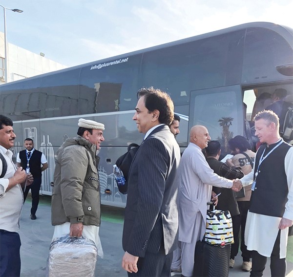 «الجزيرة» تشغّل أول رحلة لباكستان عبر الدمام عقب إغلاق المطار