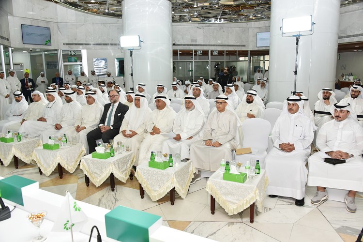 مساهمو بيت التمويل يجددون الثقة بمجلس الإدارة.. وتزكية حمد المرزوق رئيسا وعبدالعزيز النفيسي نائبا