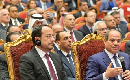 السيسي يدعو الشركات العاملة في مجال الطاقة ببذل مزيد من الجهد لزيادة الإنتاج