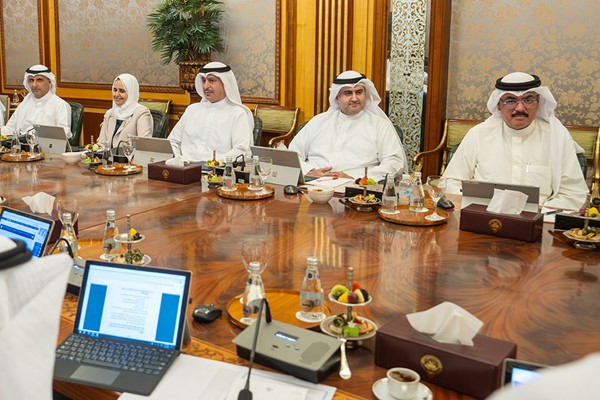 مجلس الوزراء أعرب عن إدانته واستنكاره الشديدين لاستهداف البنية التحتية المدنية الحيوية في البلاد