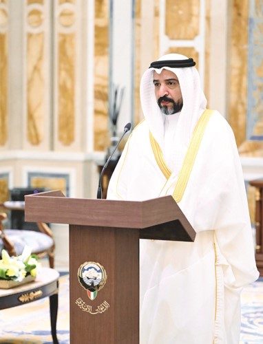 عبدالعزيز عماش العجمي خلال أداء اليمين قنصلا عاما للكويت لدى العراق في مدينة البصرة