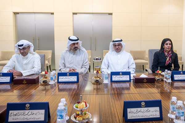رئيس الوزراء ترأس اجتماعاً لبحث سبل تعزيز البنية التحتية واللوجستية