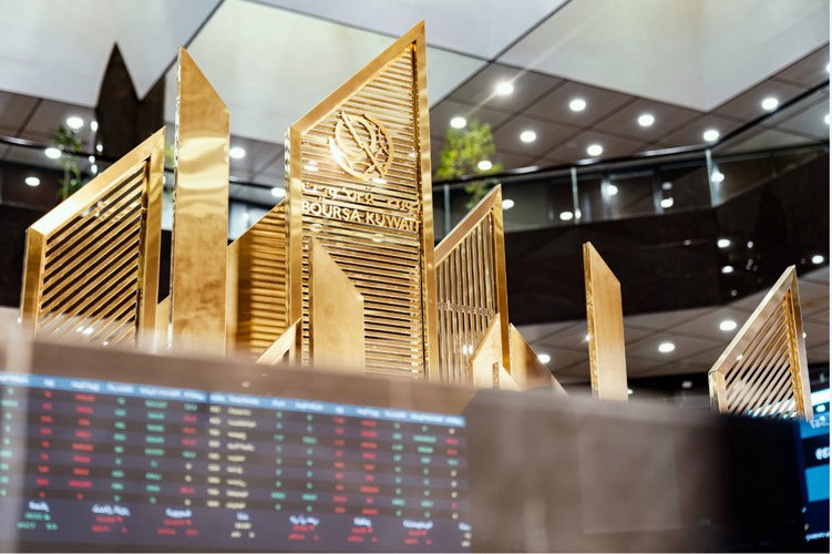 الكويتيون يدعمون البورصة.. 103.2 ملايين دينار صافي شرائهم بشهر الحرب