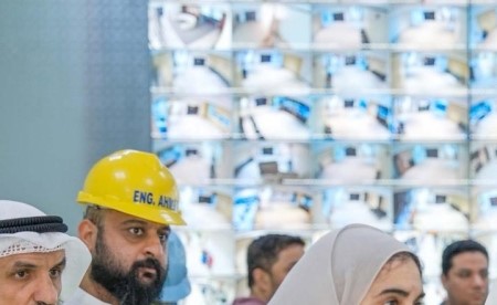 وزير المالية يتفقد مجمع الوزارات عقب الاستهداف ويؤكد تسريع إعادة تأهيل المبنى واستمرارية العمل