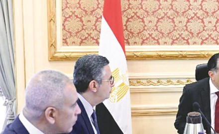 مدبولي: متابعة دورية لضمان توافر السلع الإستراتيجية في الأسواق في ظل الأحداث الراهنة