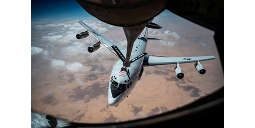 إيران تصعّد عدوانها على منشآت الطاقة والبتروكيماويات والدفاعات الخليجية تتصدى لها بكفاءة