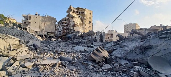 اقتصاد لبنان تحت الصدمة ويحارب الاختناق قبل الانفراج