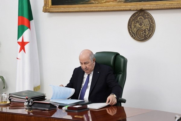 الرئيس الجزائري يصدر مرسوماً لدعوة الناخبين للانتخابات التشريعية 15 مايو المقبل