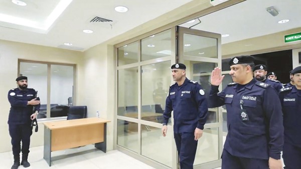 وكيل وزارة الداخلية اللواء عبدالوهاب الوهيب خلال جولته التفقدية على أحد مخافر الشرطة