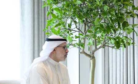 رئيس الإمارات ناقش مع وزير الخارجية التصعيد العسكري المتزايد جراء العدوان الإيراني الآثم على دول المنطقة