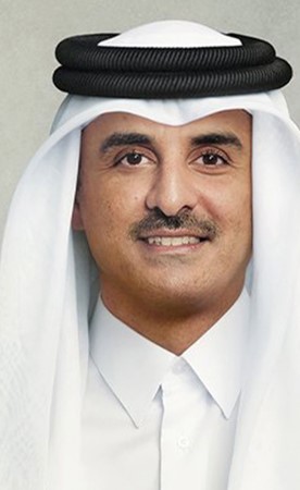 ماكرون يشيد بحكمة قطر في إدارة الأزمة وملك الأردن يُحذِّر من إطالة الصراع