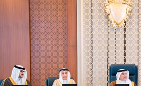 مجلس الوزراء البحريني يدين العدوان الإيراني الآثم ويطالب بوقف استهداف المدنيين «فوراً»
