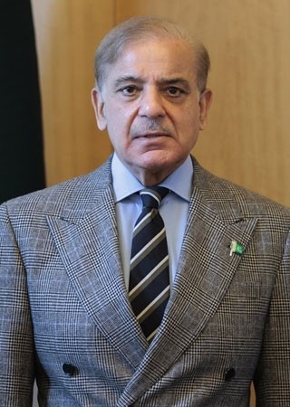 رئيس وزراء باكستان يؤكد لولي العهد السعودي التضامن الكامل مع المملكة