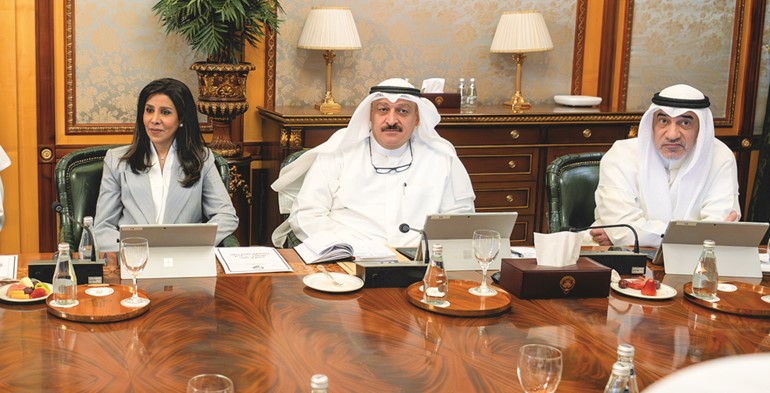 النائب الأول لرئيس مجلس الوزراء ووزير الداخلية الشيخ فهد اليوسف ود.أحمد العوضي ود.نورة المشعان