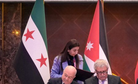 سورية وتركيا والأردن يوقعون مذكرة تفاهم لتطوير النقل البري والبحري والسككي وتفعيل ممر الشرق الأوسط