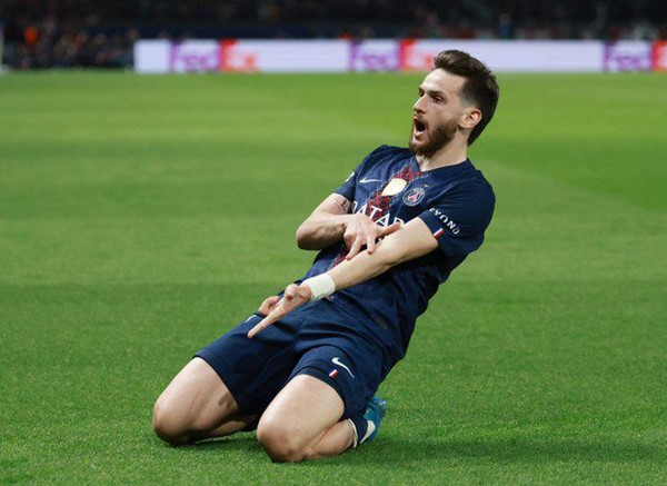 أتلتيكو مدريد يعود من معقل برشلونة بفوز ثمين ويضع قدما في نصف نهائي دوري أبطال أوروبا