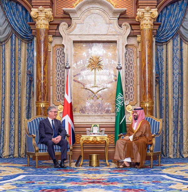  صاحب السمو الملكي الأمير محمد بن سلمان ولي العهد رئيس مجلس الوزراء السعودي مستقبلا رئيس الوزراء البريطاني كير ستارمر في جدة    ( واس)
