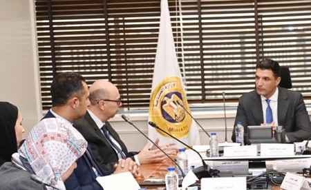 وزير الصناعة: نستهدف توطين التكنولوجيا والتصنيع الأخضر في مجال مواد البناء