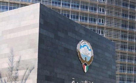 فحص الشهادات الدراسية لموظفي «التربية»