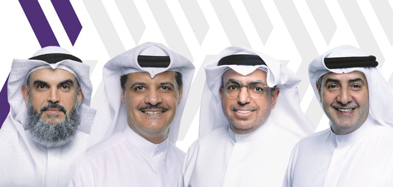 من اليمين حمد الساير وشاهين الغانم وأنور الغيث وثويني الثويني