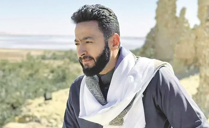 حمادة هلال يعتذر لتامر حسني