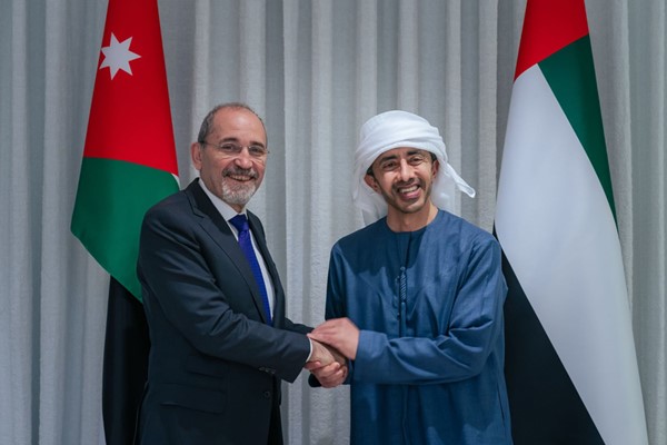 وزيرا خارجيتي الإمارات والأردن يبحثان تطورات الأوضاع في المنطقة