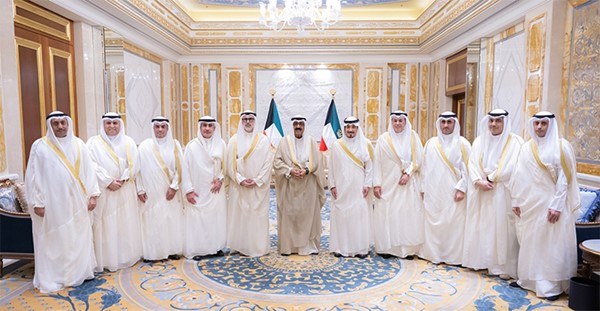 صاحب السمو يستقبل رؤساء البعثات الدبلوماسية الكويتية الجدد لأداء اليمين القانونية