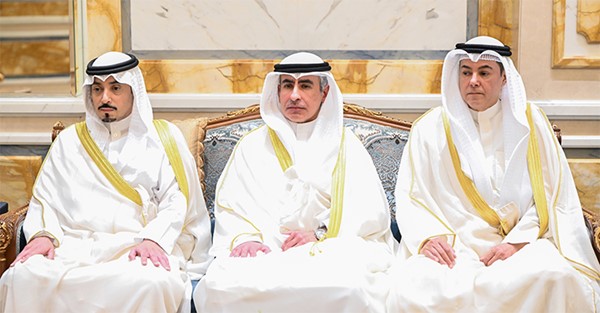 صاحب السمو يستقبل رؤساء البعثات الدبلوماسية الكويتية الجدد لأداء اليمين القانونية